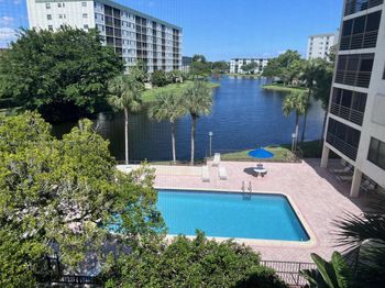 2307 S Cypress Bend Dr