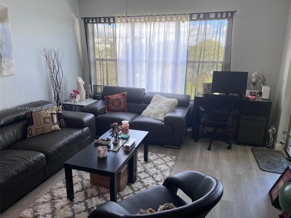 2307 S Cypress Bend Dr 406A, Pompano Beach FL 33069