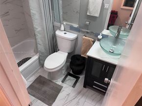 2307 S Cypress Bend Dr 406A, Pompano Beach FL 33069