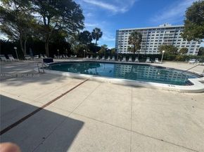 3800 Hillcrest Dr 1222, Hollywood FL 33021