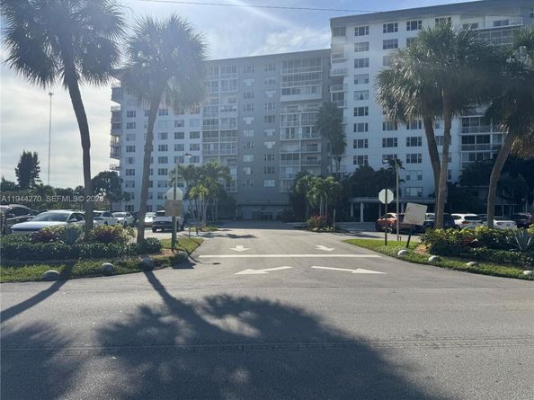 3800 Hillcrest Dr 1222, Hollywood FL 33021