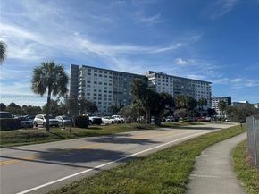 3800 Hillcrest Dr 1222, Hollywood FL 33021