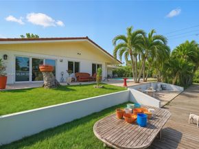 3901 NE 25th Ave, Lighthouse Point FL 33064