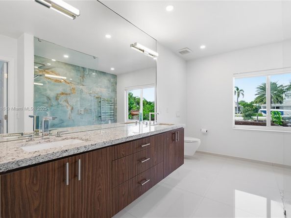 3901 NE 25th Ave, Lighthouse Point FL 33064