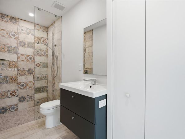 3901 NE 25th Ave, Lighthouse Point FL 33064