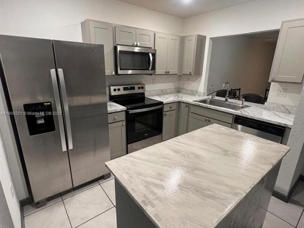 480 NE 4th Ter, Florida City FL 33034