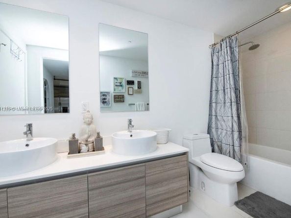 121 NE 34th St 1603, Miami FL 33137