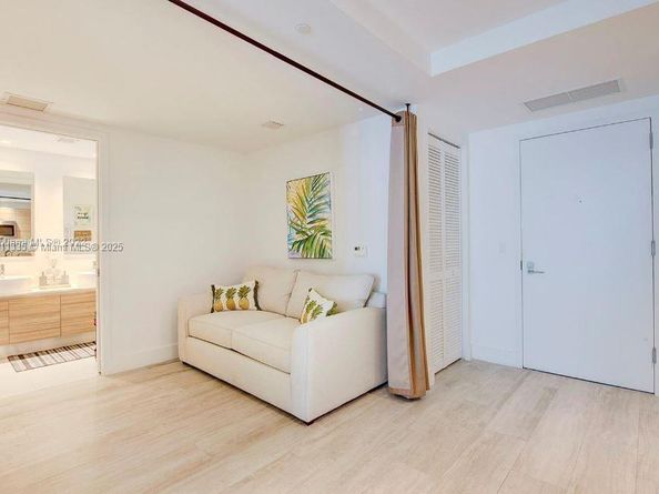 121 NE 34th St 1603, Miami FL 33137