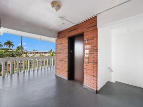 141 NE 10th Ave 26C, Hallandale Beach FL 33009