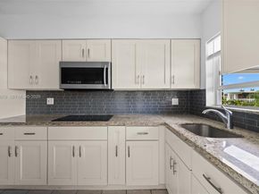 141 NE 10th Ave 26C, Hallandale Beach FL 33009