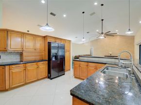 10949 NW 1st Mnr, Coral Springs FL 33071