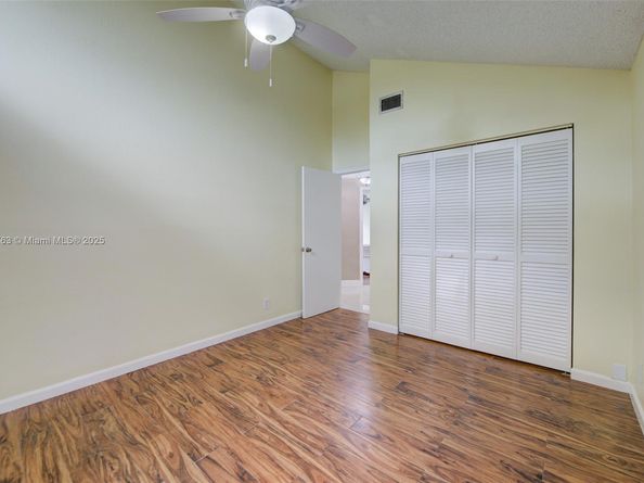 10949 NW 1st Mnr, Coral Springs FL 33071