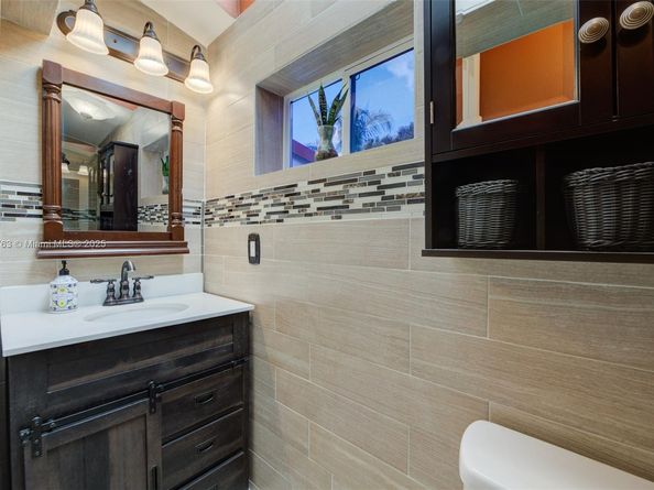 10949 NW 1st Mnr, Coral Springs FL 33071