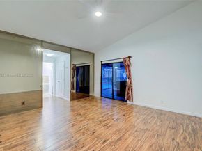 10949 NW 1st Mnr, Coral Springs FL 33071