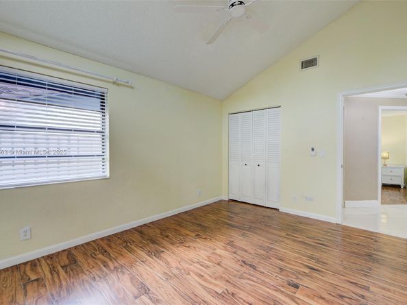 10949 NW 1st Mnr, Coral Springs FL 33071