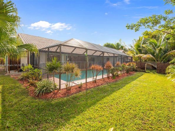 10949 NW 1st Mnr, Coral Springs FL 33071