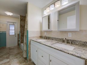 10949 NW 1st Mnr, Coral Springs FL 33071