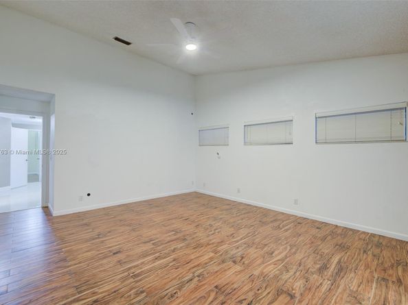 10949 NW 1st Mnr, Coral Springs FL 33071