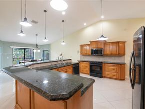 10949 NW 1st Mnr, Coral Springs FL 33071