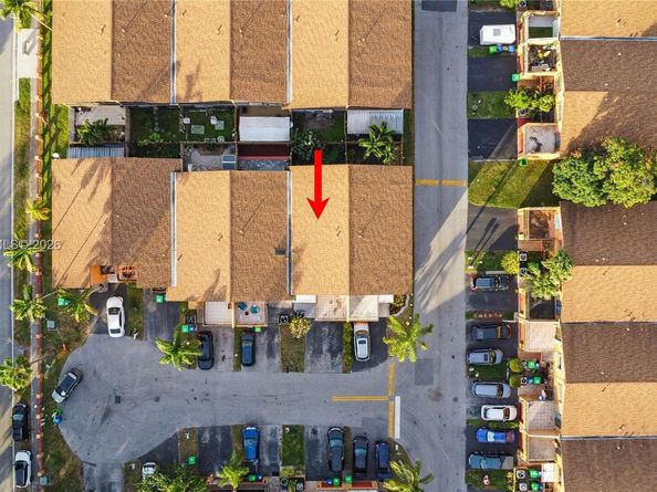 8011 NW 27th Pl, Sunrise FL 33322