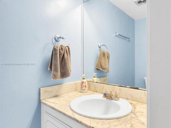 6207 Bay Club Dr 3, Fort Lauderdale FL 33308