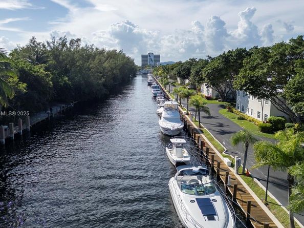 6207 Bay Club Dr 3, Fort Lauderdale FL 33308
