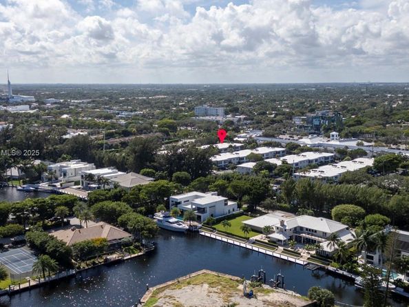 6207 Bay Club Dr 3, Fort Lauderdale FL 33308