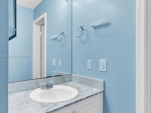 6207 Bay Club Dr 3, Fort Lauderdale FL 33308