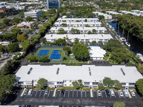 6207 Bay Club Dr 3, Fort Lauderdale FL 33308