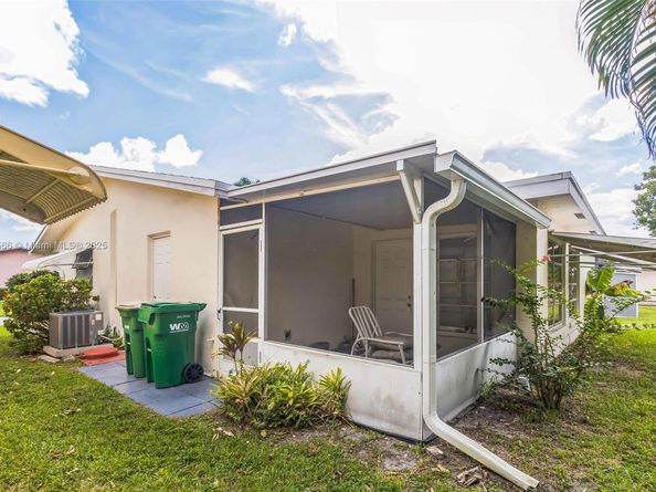 4906 NW 53rd Ct, Tamarac FL 33319