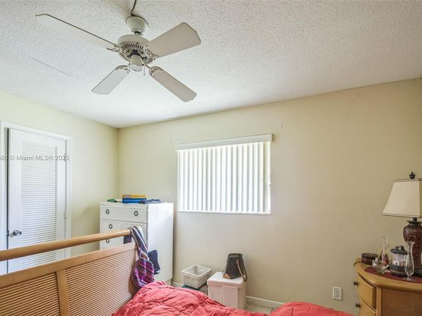 4906 NW 53rd Ct, Tamarac FL 33319