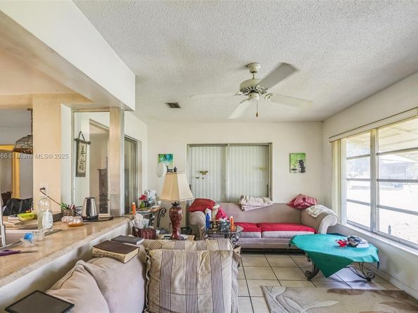4906 NW 53rd Ct, Tamarac FL 33319