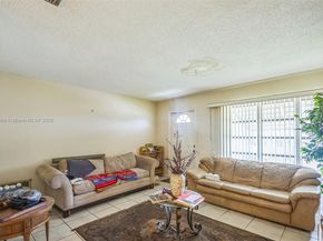 4906 NW 53rd Ct, Tamarac FL 33319
