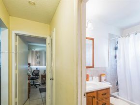 4906 NW 53rd Ct, Tamarac FL 33319