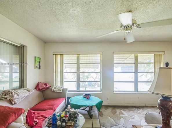 4906 NW 53rd Ct, Tamarac FL 33319