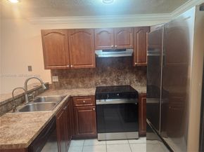 7184 Sportsmans Dr 7184, North Lauderdale FL 33068