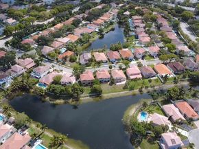 13412 NW 5th Ct, Plantation FL 33325