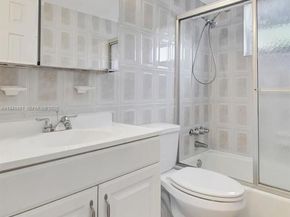 415 NE 2nd St 201, Hallandale Beach FL 33009