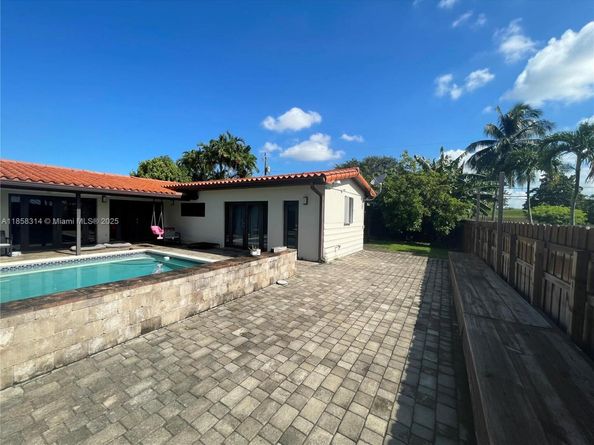 801 Oriole Ave, Miami Springs FL 33166