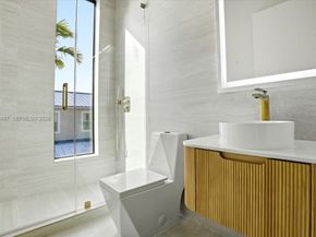 1637 Monroe St, Hollywood FL 33020