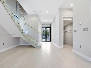 1637 Monroe St, Hollywood FL 33020