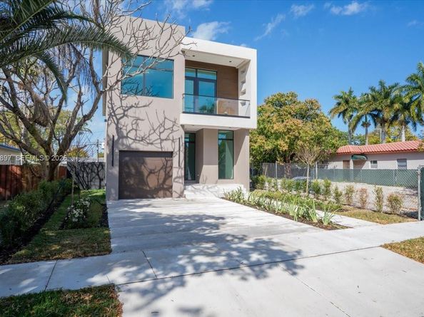 1637 Monroe St, Hollywood FL 33020