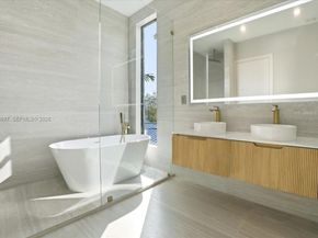 1637 Monroe St, Hollywood FL 33020