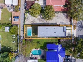 1637 Monroe St, Hollywood FL 33020