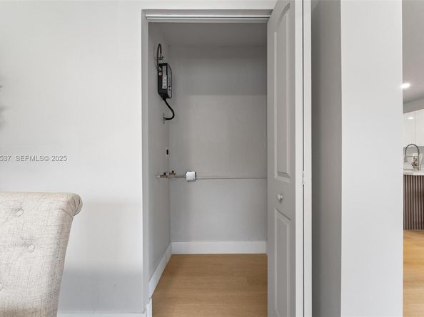 1431 NE 117TH St, Miami FL 33161