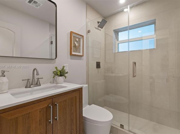 1431 NE 117TH St, Miami FL 33161