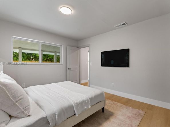 1431 NE 117TH St, Miami FL 33161