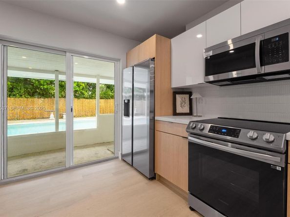 1431 NE 117TH St, Miami FL 33161