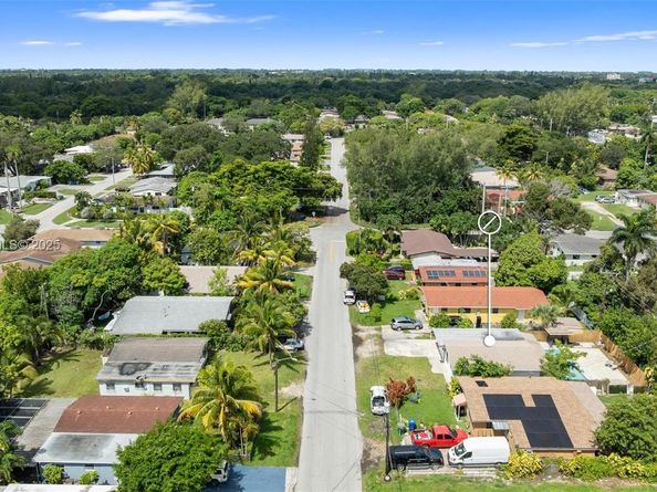 1431 NE 117TH St, Miami FL 33161