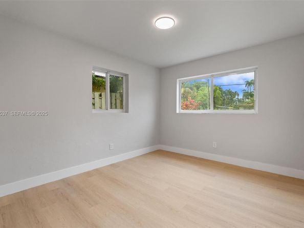 1431 NE 117TH St, Miami FL 33161